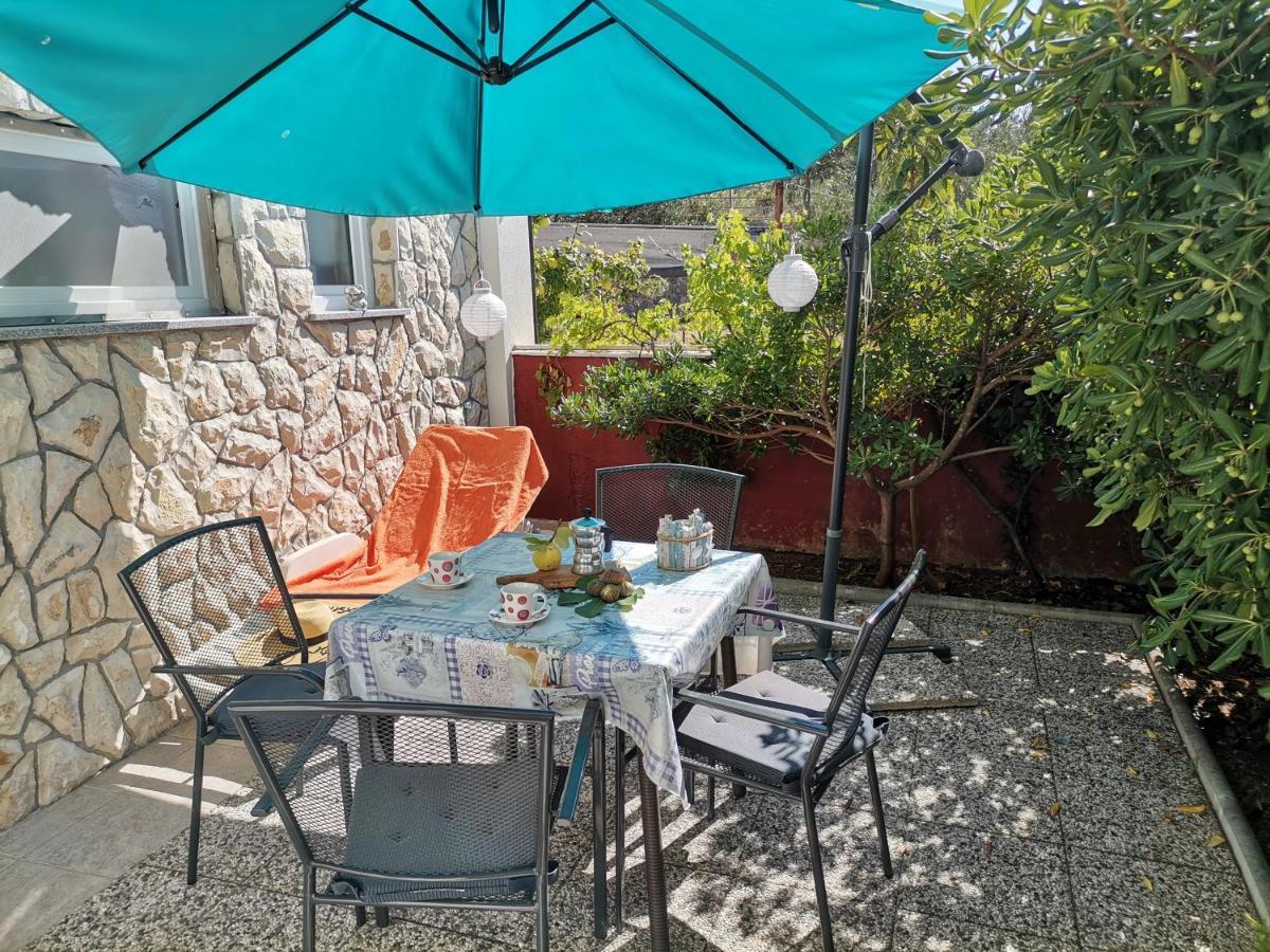 Apartments Relax Punat Exterior photo